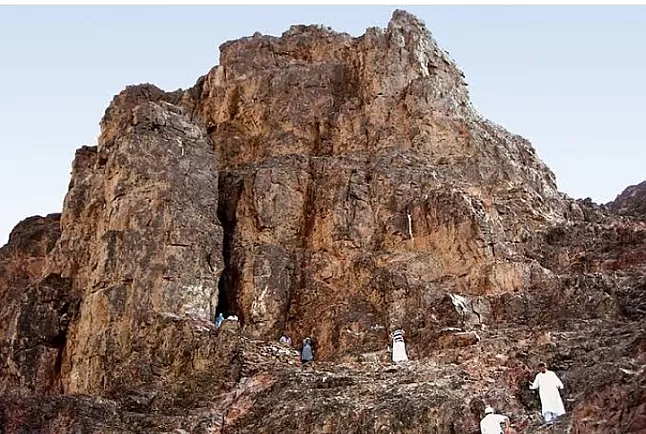 Rüyada Uhud Dağı Görmek Ne Anlama Gelir ?