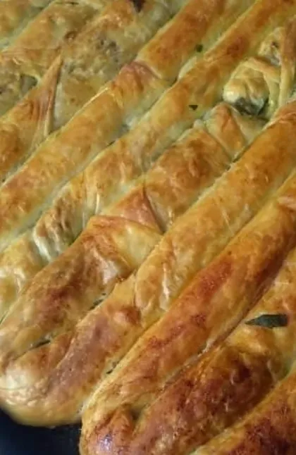 Kıymalı El Açması Börek Tarifi