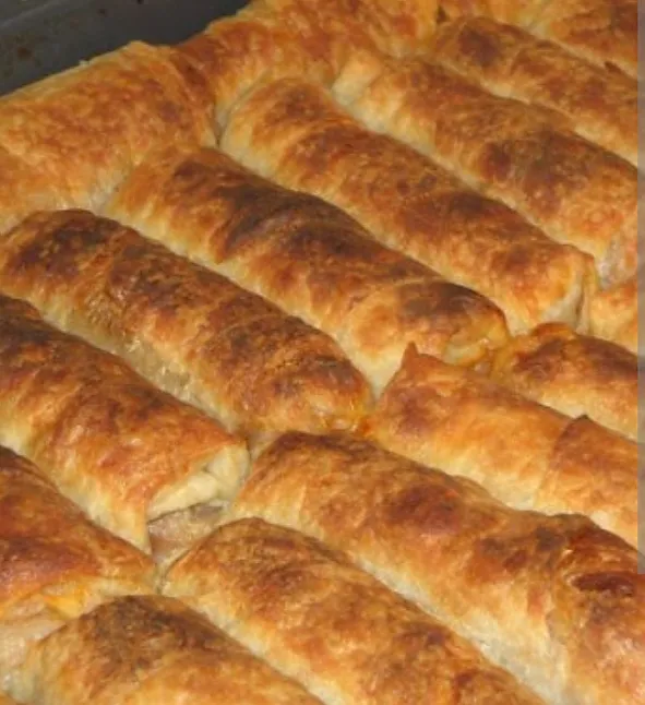 Kıymalı El Açması Börek Tarifi Nasıl Yapılır?