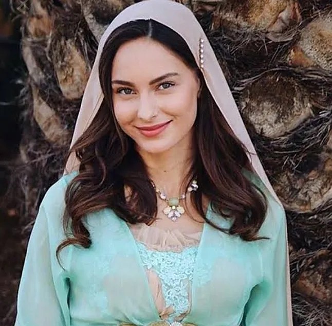 Jessica May Kimdir ?