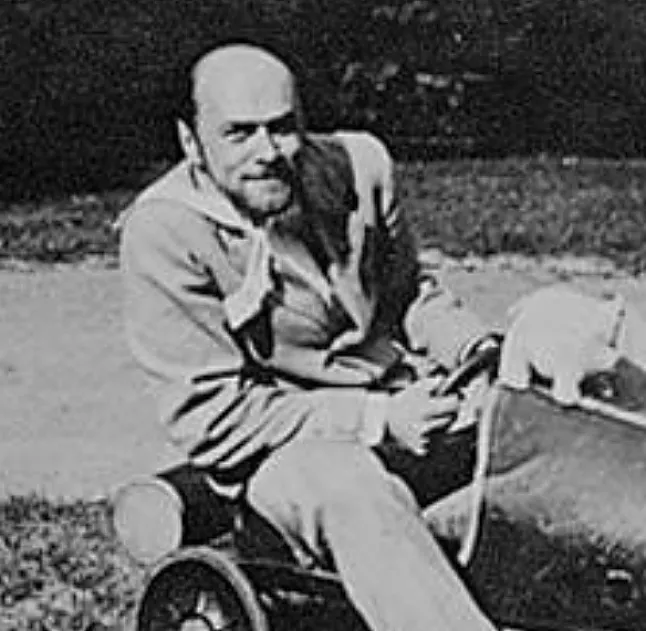 John Graham Kimdir?