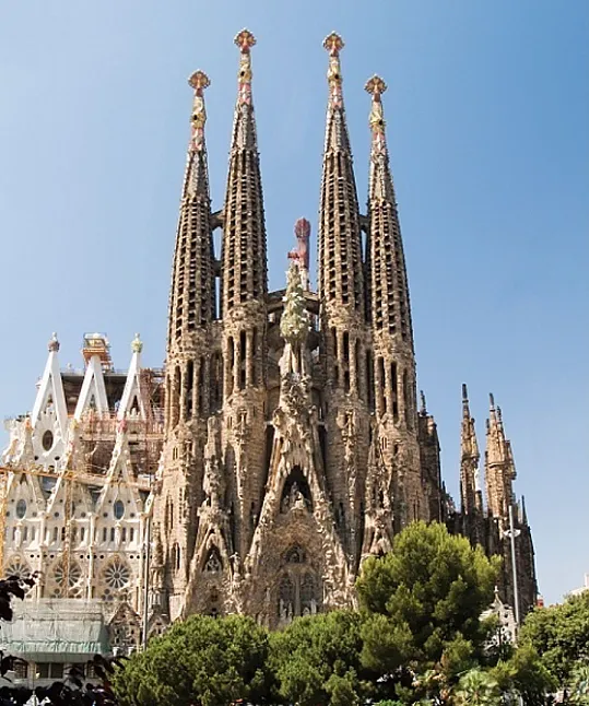 Antoni Gaudi Kimdir ?