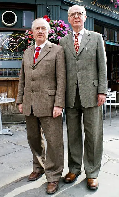Gilbert ve George'nun özgeçmişi hakkında bilgiler Gilbert ve George Kimdir?