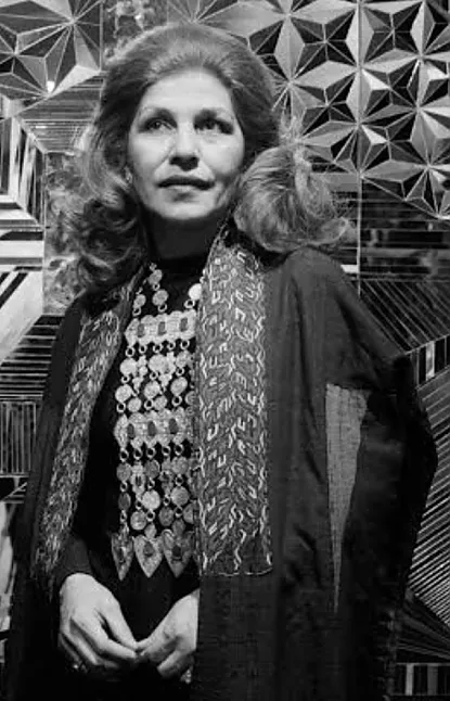 Monir Shahroudy Farmanfarmaian Kimdir?