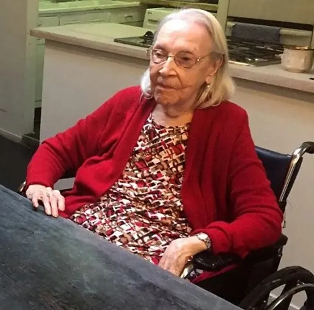 Carmen Herrera Kimdir?