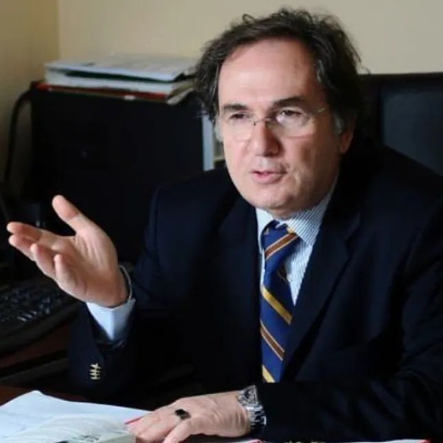 İbrahim Saraçoğlu Kimdir?