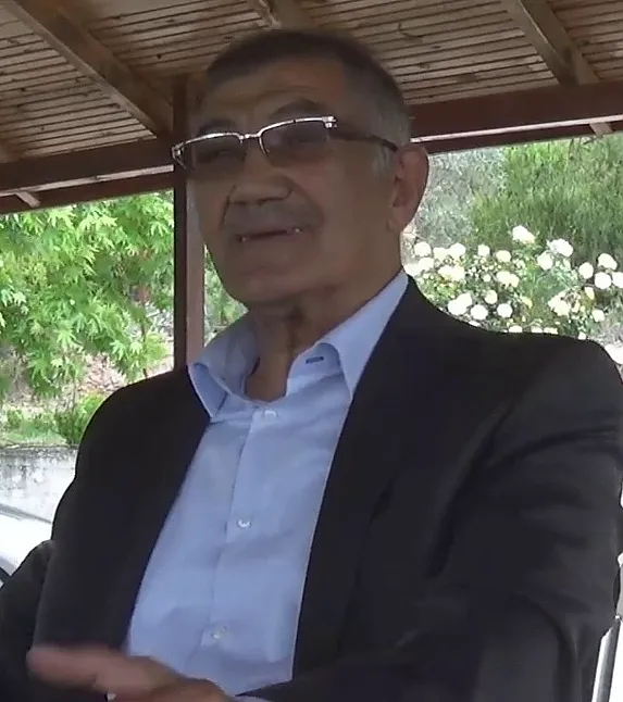Bergen'in eşi Halis Serbest kimdir?