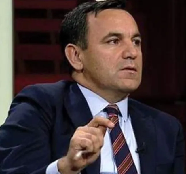 Deniz Zeyrek Kimdir ?