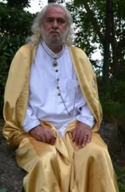 Hasan Mezarcı Kimdir ?