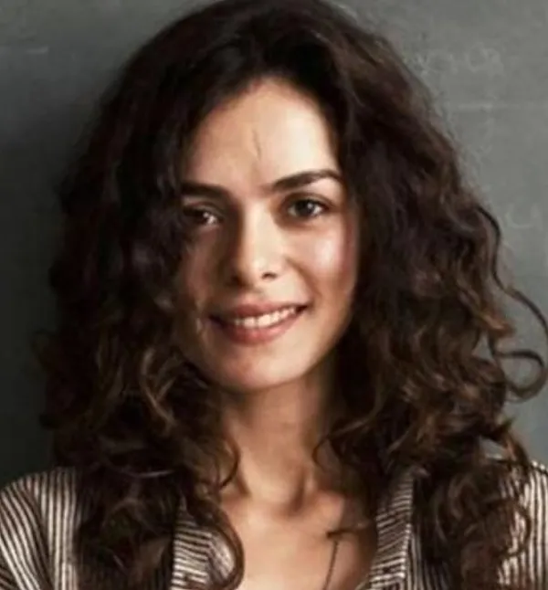 Özge Özpirinçci Filmleri ve Dizileri
