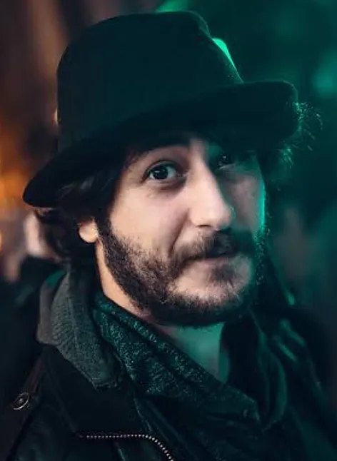 Beta Berk Bayındır Biyografi