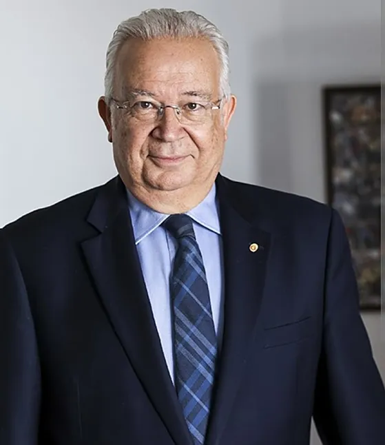Eşref Hamamcıoğlu kimdir ?