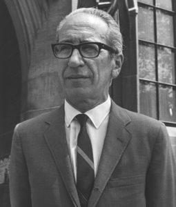 Alberto Calderon Kimdir ?