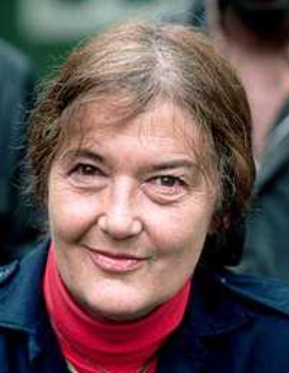 Dian Fossey Kimdir ? Hayatı Ve Biyografisi 