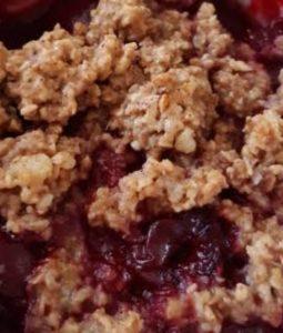 Şekersiz Vişneli Crumble Tarifi