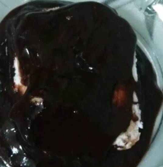 Çikolata Soslu Dondurma